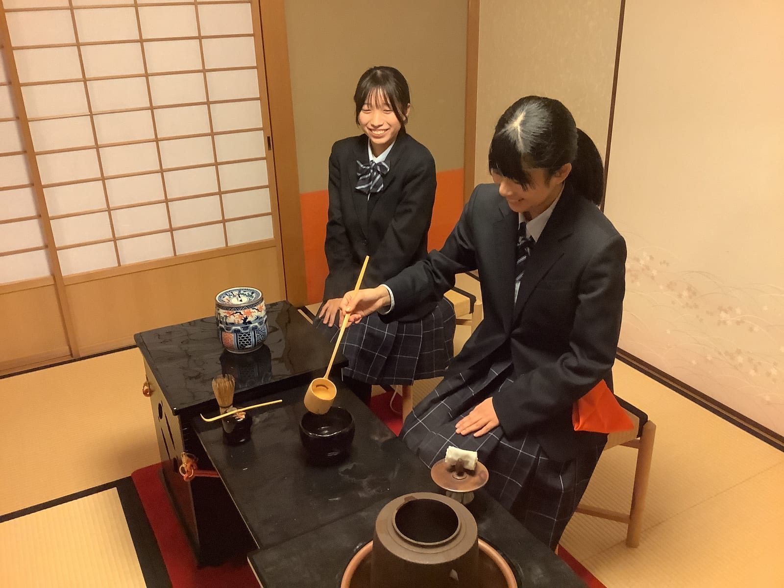 茶道部の活動風景